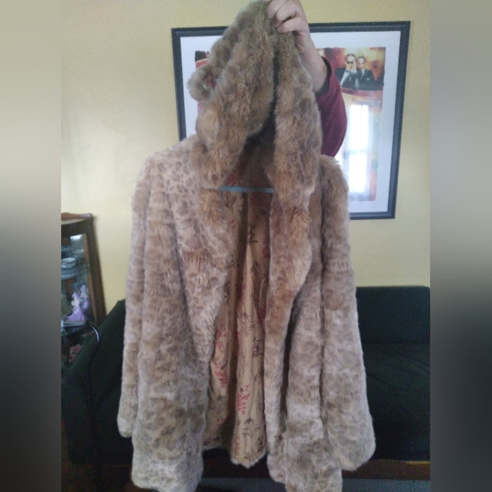 African Golden Cat Luxe Classic Faux Fur Coat / Womens Size XL by Spirithoods